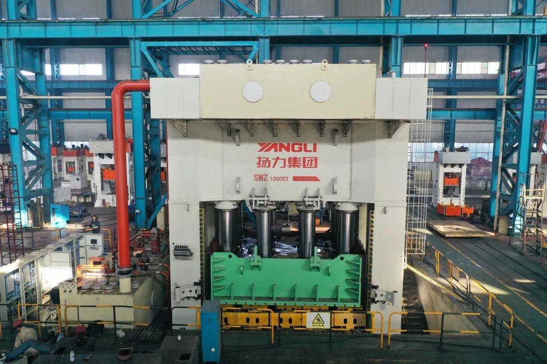 “萬(wàn)噸級(jí)”專用伺服液壓機(jī),超大噸位液壓裝備