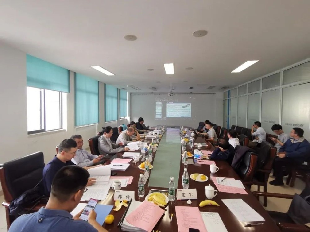 揚(yáng)鍛公司2022年市級關(guān)鍵核心技術(shù)攻關(guān)趕超項目順利通過驗收，項目“YSH系列單動力雙邊驅(qū)動四連桿精密智能數(shù)控高速壓力機(jī)